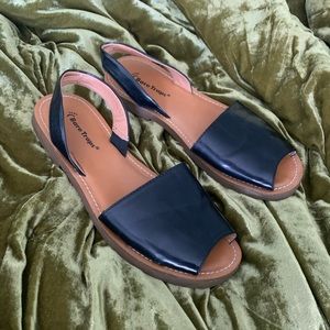 Bare Traps | Sandals